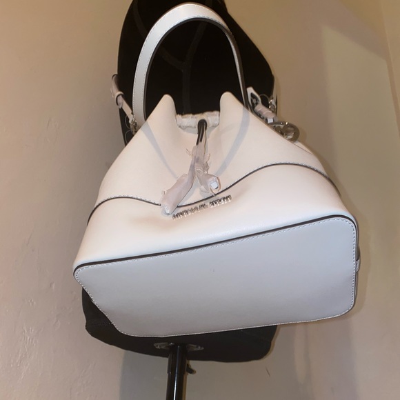 Michael Kors Trista Medium Bucket Bag - Picture 6 of 10